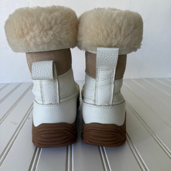 UGG Adirondack White Tan Size 6 Snow Boots - Picture 3 of 11